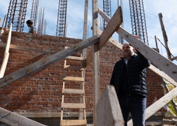 Lucrările la noua biserică din Moravița, avansează