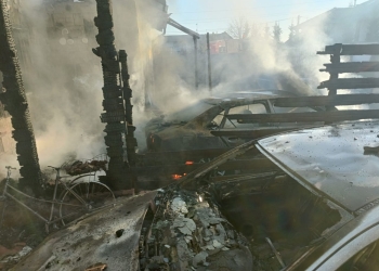 VIDEO. Incendiu puternic lângă Timișoara. Două locuințe făcute scrum