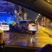 VIDEO A „plecat cu sorcova” înainte de vreme! Un șofer din Timișoara a lovit 2 mașini și doi stâlpi și a fugit de la locul accidentului