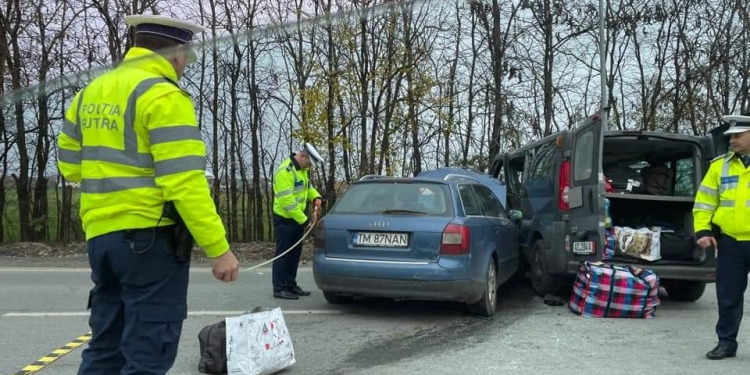 Cinci răniți, printre care o fetiță de 8 ani, în urma unui accident petrecut la ieșire din Timișoara