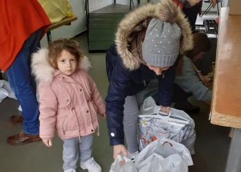 Gest demn de toată lauda! Un timișorean a oferit pachete cu alimente tuturor beneficiarilor cantinei sociale