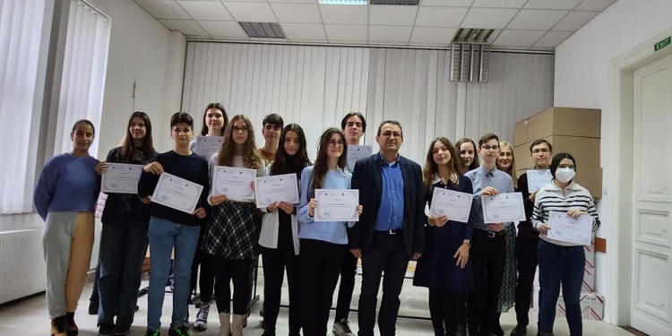 Elevii de 10 din Timiș, premii în bani de la Ministerul Educației
