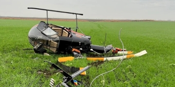 Elicopter aterizat forțat și distrus, în apropiere de Timișoara! Cei doi pasageri au scăpat ca prin urechile acului