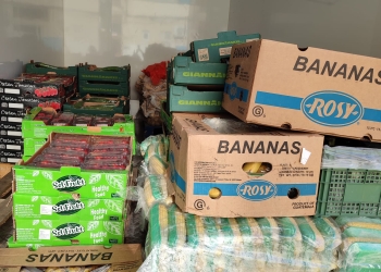 În loc să ajungă la gunoi, legumele și fructele prea coapte din Piața de Gros vor fi folosite de cantinele sociale