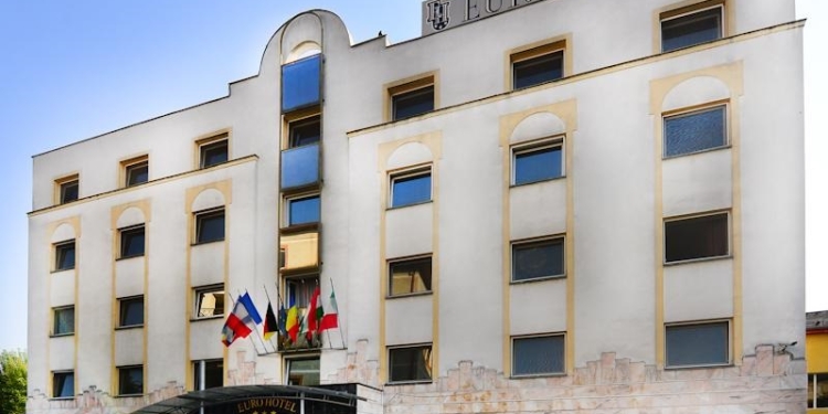 Bărbat găsit mort într-o cameră de hotel din Timișoara