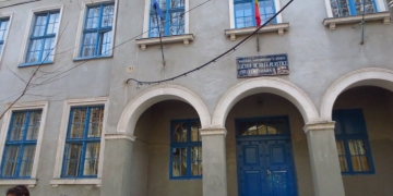 Ansamblul imobiliar de lângă Primăria Timișoara, dat uitării. Se încearcă vânzarea terenului