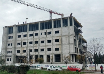 Lucrările la noua maternitate a Spitalului Județean Timișoara, în grafic. Călin Dobra: „CJ Timiș defilează și azi cu proiectele fostei administrații”