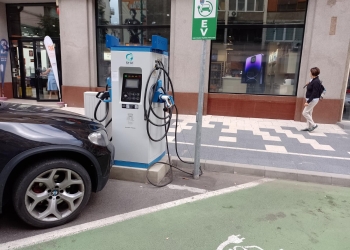 Peste 3.000 de încărcări la stațiile pentru vehicule electrice din Timișoara. Vor fi montate și altele