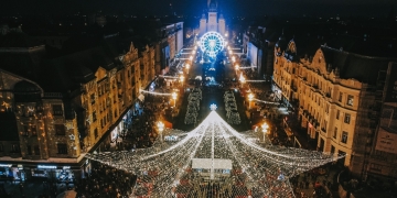 S-au aprins luminițele de sărbători și s-a deschis târgul de Crăciun, la Timișoara FOTO
