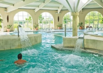 La băi pe banii statului. Pensionarii din Timiș pot solicita noi bilete de tratament