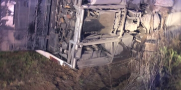 Accident grav în județul Arad. Autocar cu 30 de pasageri, răsturnat