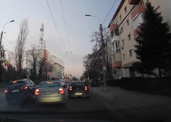 VIDEO Bizoni în trafic! 3 mașini implicate într-un accident, pe un bulevard din Timișoara