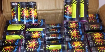 Jandarmii au ridicat de la un „comerciant” dintr-o piață din Timișoara peste 6.300 de articole pirotehnice