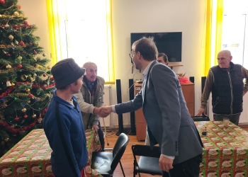 Primăria Timișoara, sprijin pentru oamenii străzii. Fritz, în vizită la un centru pentru situații de urgență