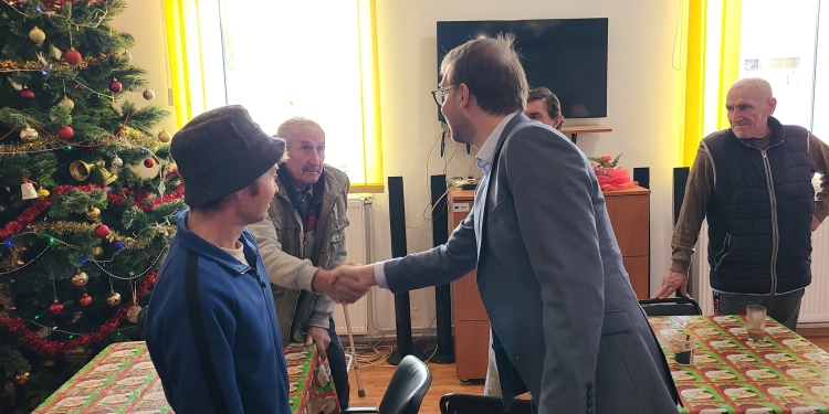 Primăria Timișoara, sprijin pentru oamenii străzii. Fritz, în vizită la un centru pentru situații de urgență