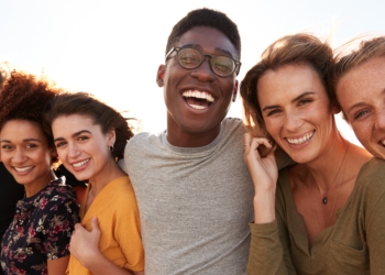 Românii, în topul europenilor satisfăcuți de viață!