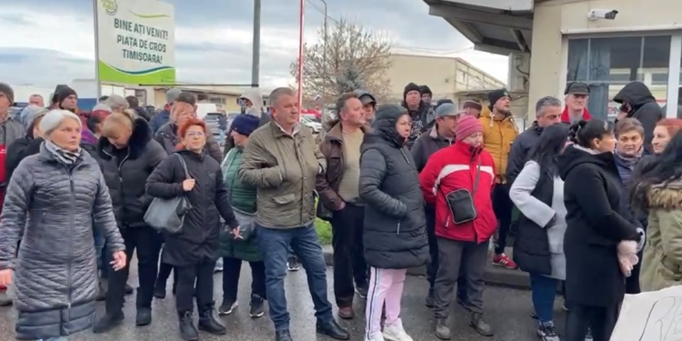 VIDEO Protest al piețarilor din Timișoara! A fost nevoie de intervenția jandarmilor