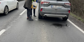 „Siguranță și încredere!” Polițiștii din Făget au ajutat doi șoferi rămași în mijlocul drumului