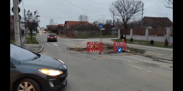 VIDEO Când „siguranța rutieră” este doar limbaj de lemn…Primăria Timișoara, „dovedită” de o groapă