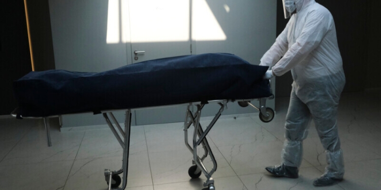 A murit o femeie din Timiș care avea simultan gripă și Covid-19