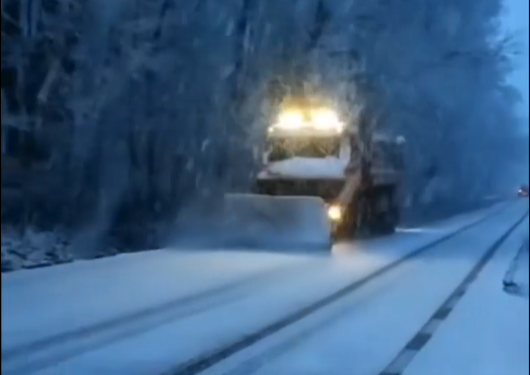 Drumarii, avertisment pentru șoferi: Carosabilul este umed pe întreaga rețea de șosele din zona de vest