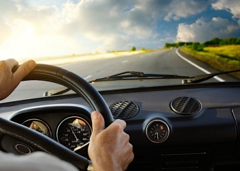 Tinerii săraci din vestul țării, ajutați financiar să obțină permisul de conducere