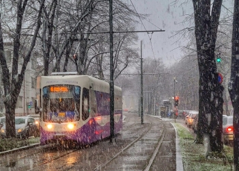 A căzut prima zăpadă la Timișoara. Primăria se laudă că este pregătită să intervină