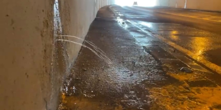 Video. Ca o apă cristalină! Robinet în Pasajul Michelangelo