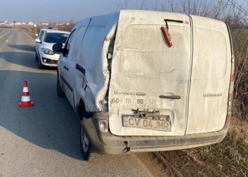 VIDEO Accident feroviar în Timiș! Șoferul unei mașini a avut noroc chior