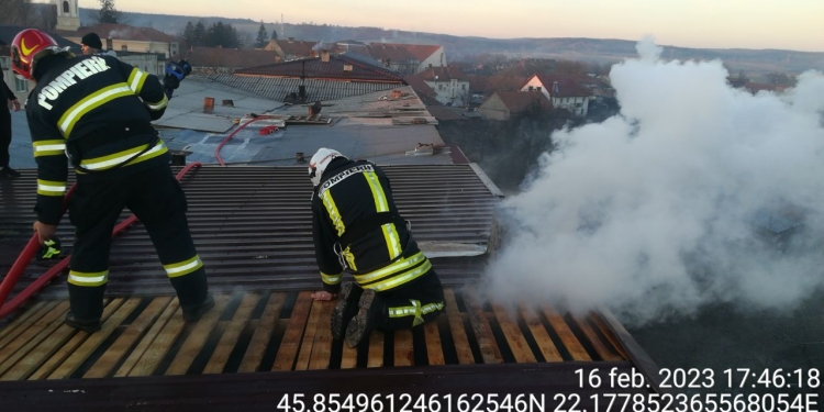 Incendiu după incediu în blocuri din Timiș! Ultimul, la Făget