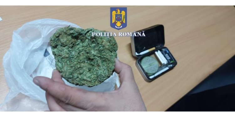 S-a urcat la volan sub influența drogurilor și cu permisul suspendat