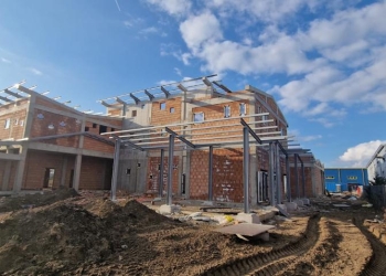 Centrul modern pentru formare profesională realizat de CJ Timiș cu bani europeni prinde contur