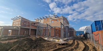 Centrul modern pentru formare profesională realizat de CJ Timiș cu bani europeni prinde contur