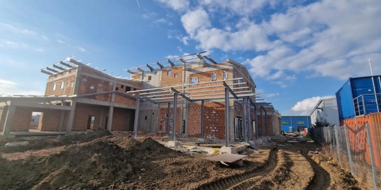 Centrul modern pentru formare profesională realizat de CJ Timiș cu bani europeni prinde contur