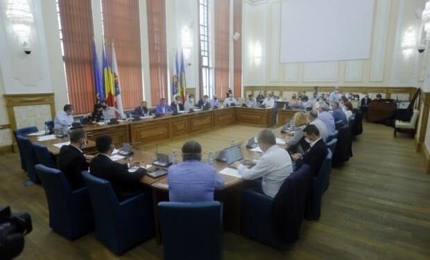 Mii de elevi din Timișoara au burse sociale școlare mai mari!