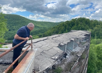 În așteptarea investițiilor promise, sanatoriul de la Marila se prăbușește