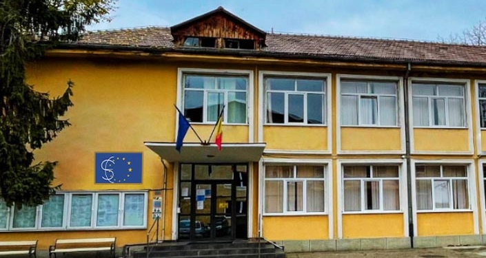 Clădirea unui liceu din Timișoara, în pericol de a se prăbuși. Elevii fac ore online