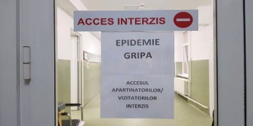 Bebeluși gemeni, de doar o lună, internați cu gripă la Timișoara