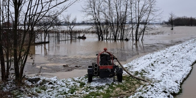 ALERTĂ! Cod roșu de inundații pe Bega. S-au revărsat apele în Timiș FOTO