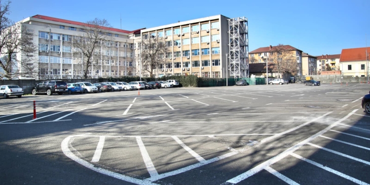 Modernizări în parcarea CJ Timiș din centrul Timișoarei: a fost montat un aparat de taxare automat