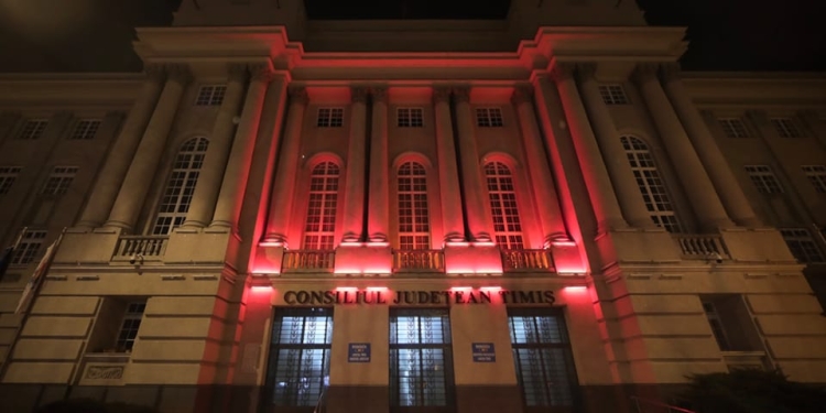 Palatul Administrativ din Timișoara, iluminat în roșu