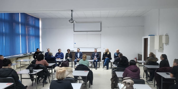 Aproape 1.000 de elevi, părinți și profesori din Timiș, informați despre prevenirea violenței