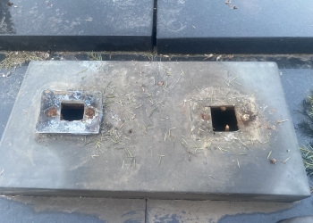 Mormântul sculptorului Peter Jecza, vandalizat. Monumentul funerar din Cimitirul Eroilor, furat