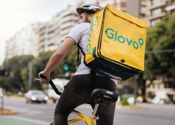 Propunere de la Timișoara: Curierii să se deplaseze pe lângă bicicletă în zonele pietonale