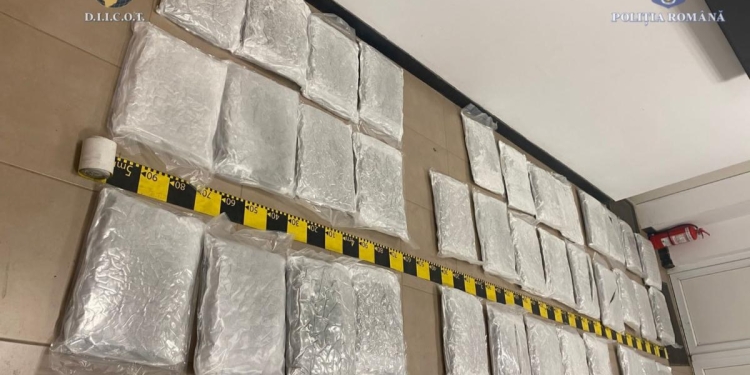 VIDEO Prins în flagrant în timp ce primea droguri din Spania, la Timișoara