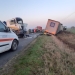 FOTO Un tir și un camion s-au ciocnit la limita dintre județele Timiș și Arad