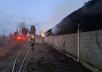 VIDEO S-a făcut scrum parte din fosta fabrică de pantofi din Lugoj!