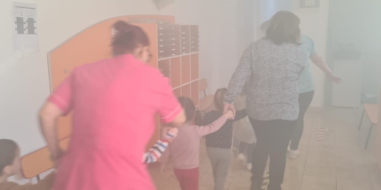 FOTO O școală din Timișoara, evacuată! A fost un exercițiu de alarmare și evacuare