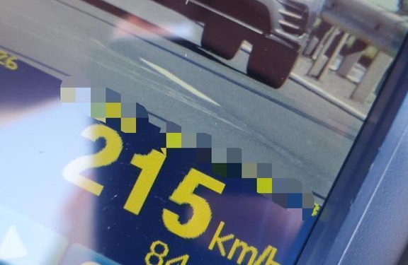 „Fulgerele” de pe autostradă lăsate fără permis de polițiști!