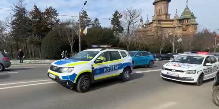 VIDEO Pieton luat pe sus, pe trecerea de pietoni, de un șofer, în centrul Timișoarei